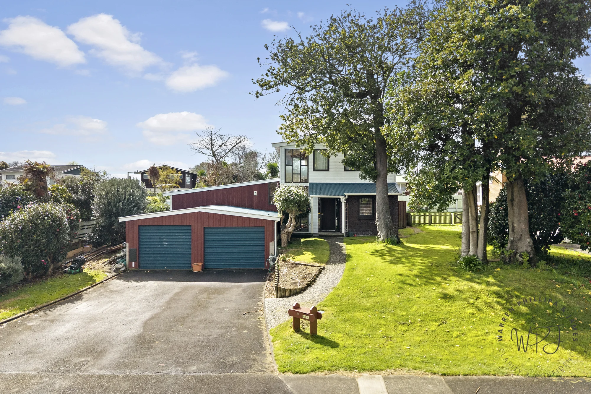 Opaheke 4Zimmer A Home with Personality and Potential!