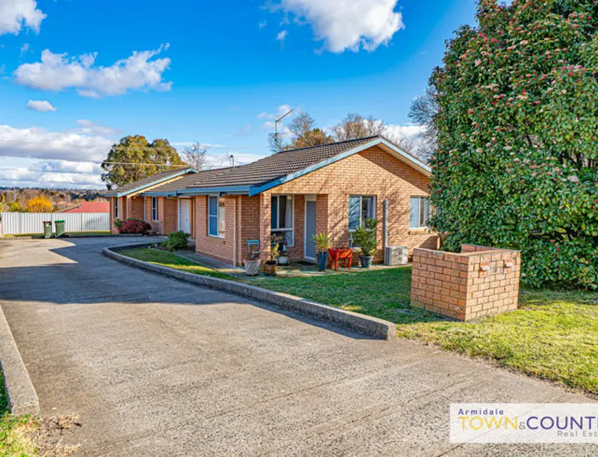 1 & 2/10 Northey Drive, Armidale, Tamworth, 4 phòng ngủ, 2 phòng tắm, Townhouse
