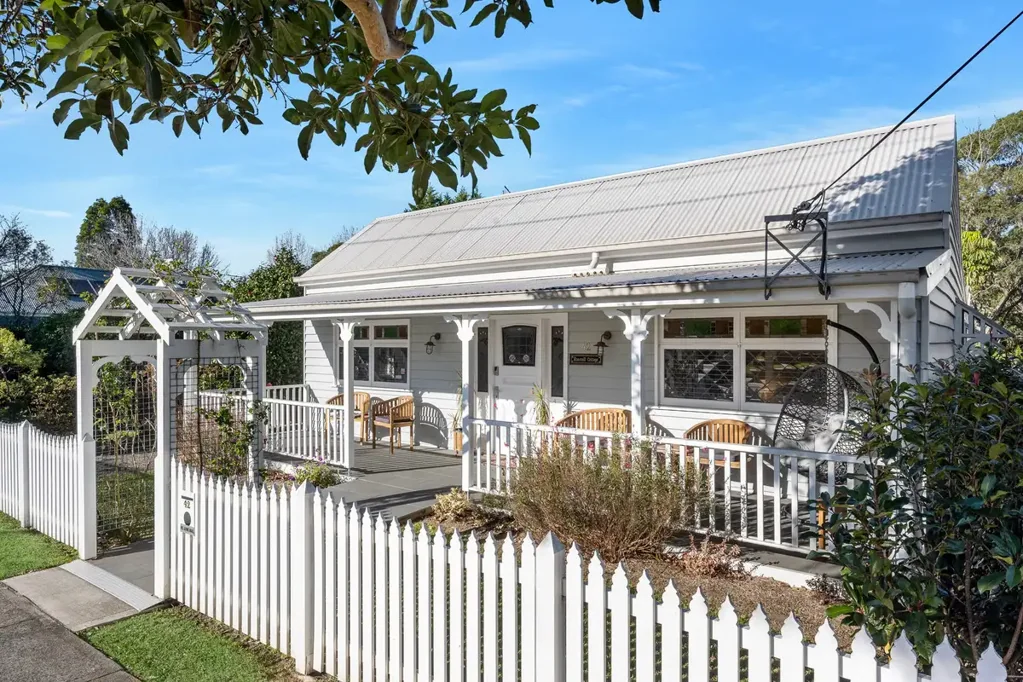 Berry 3 Bedroom Rosemill Cottage