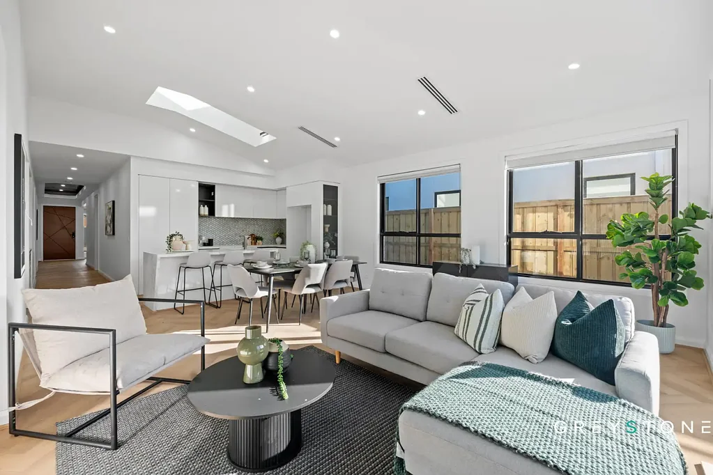 Fraser Rise 4 Bedroom Luxury Family Living in Fraser Rise!