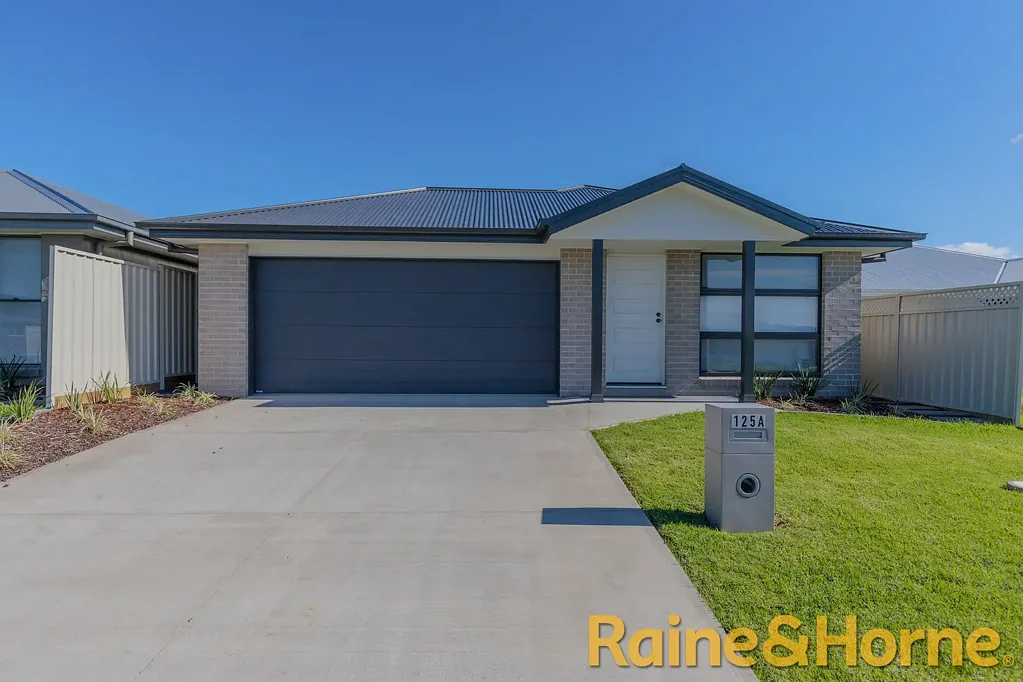 Dubbo 4 Bedroom Brand New Freestanding Home - Not A Duplex!