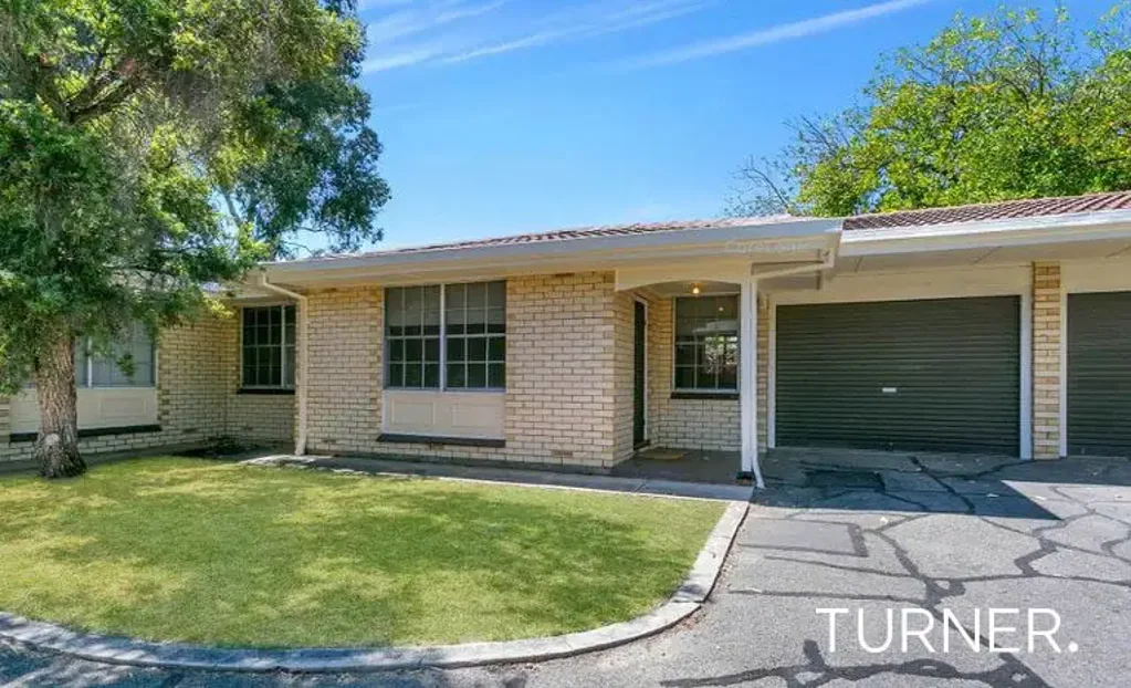 This spacious and peaceful street-level unit offers a comfortable and convenient lifestyle in the sought-after suburb of Kensington Park.