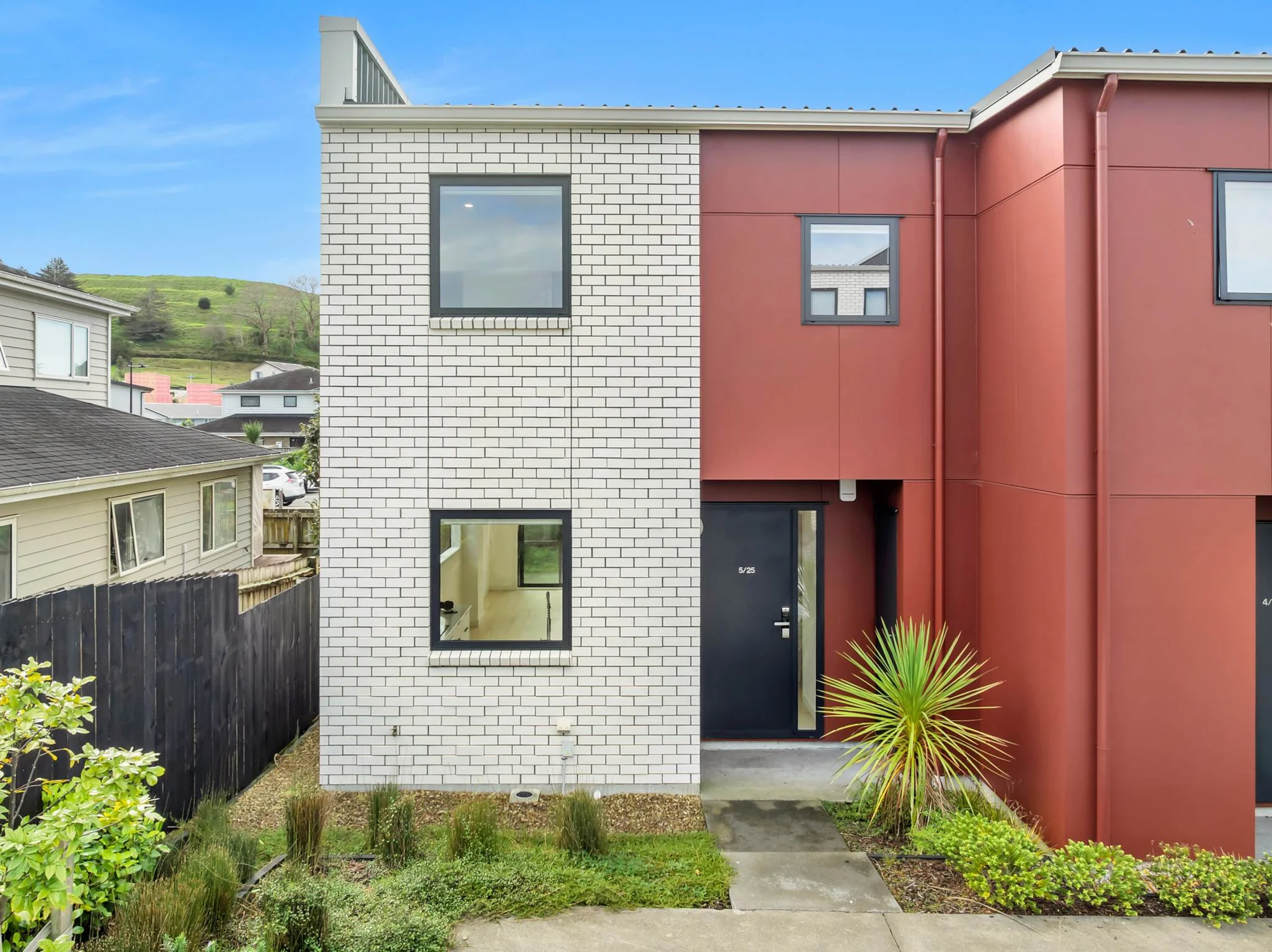 Mount Roskill 3Zimmer Modern Parkside Living