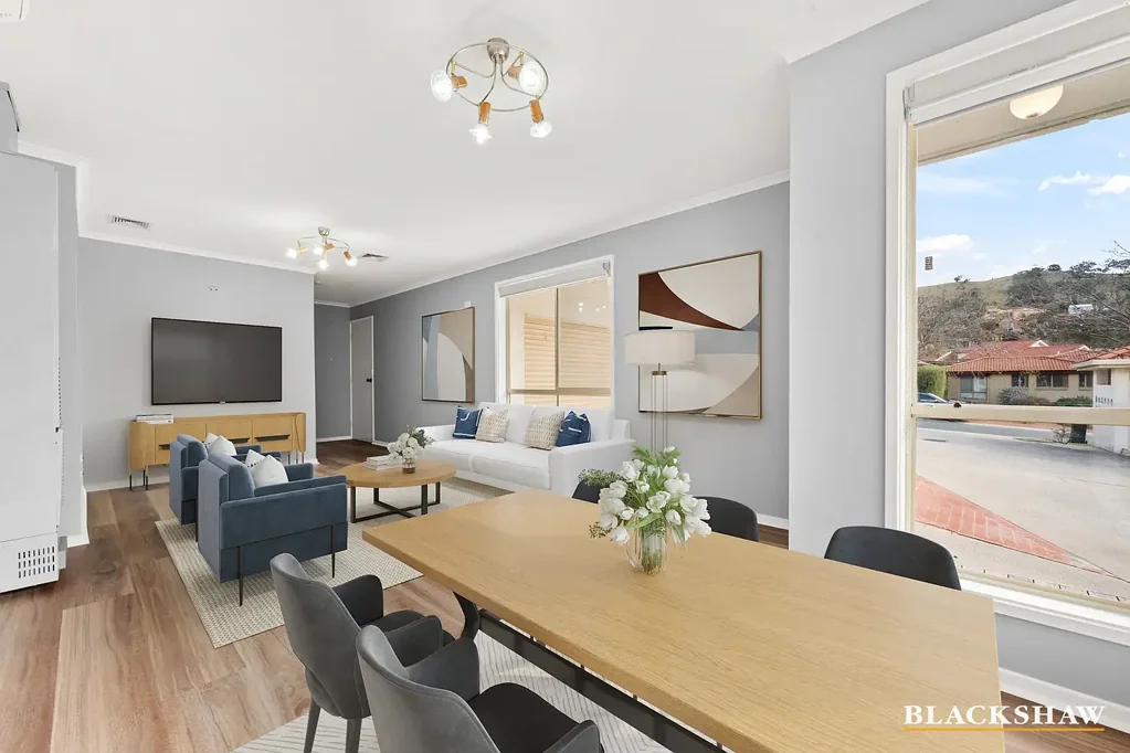 Gordon 3房  Upgraded Family Home with Multiple Living Areas & Private Courtyard