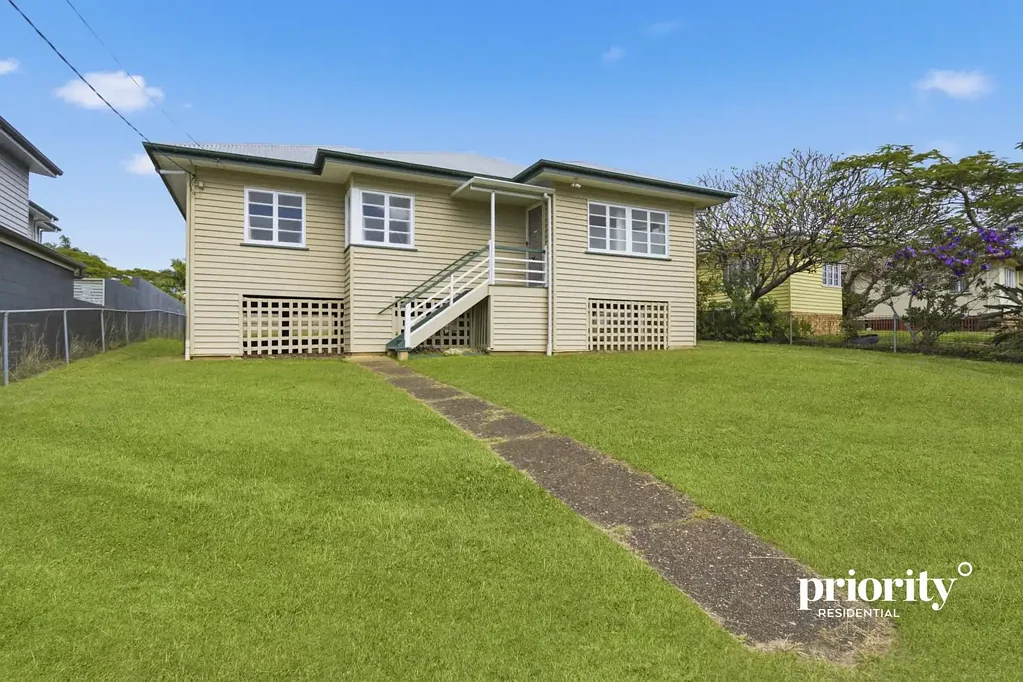 Parkside Cottage in Quiet Location