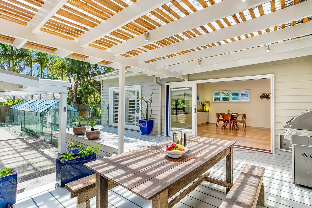 Avalon Beach 4Moenga Picture-Perfect Avalon Cottage with Single-Level Living & Year-Round Pool