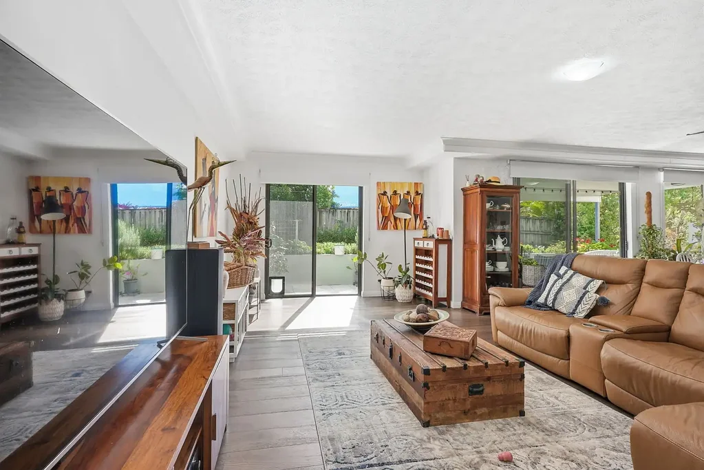 Robina 3 Bedroom House Sized Living in the Heart of Robina
