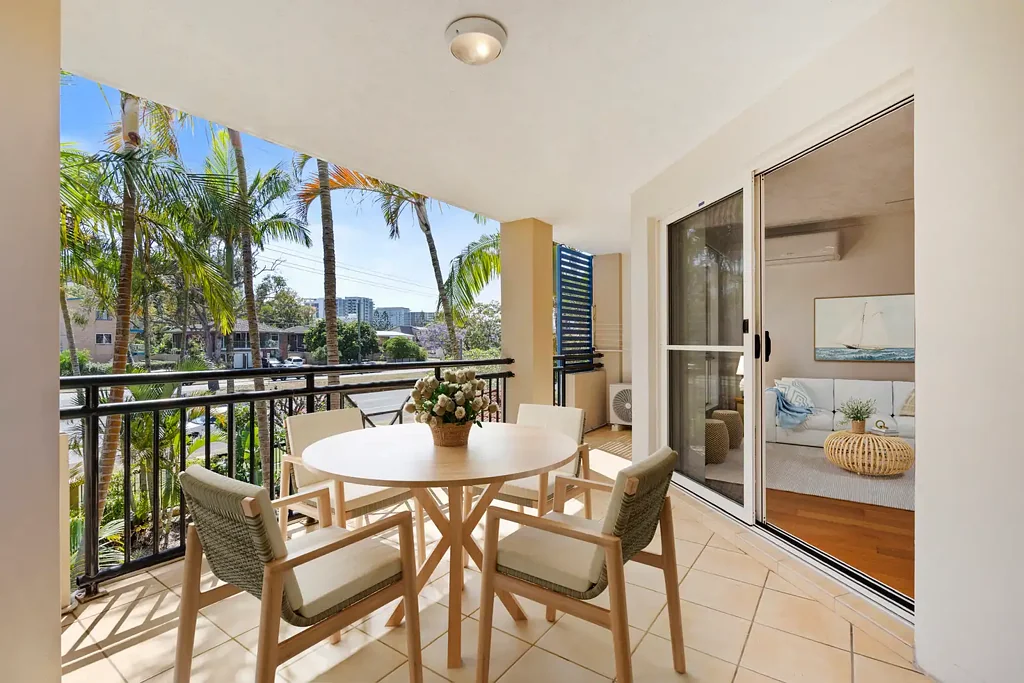 Coolangatta 2ਬੈੱਡਰੂਮ Modern Coastal Living in the Heart of Coolangatta