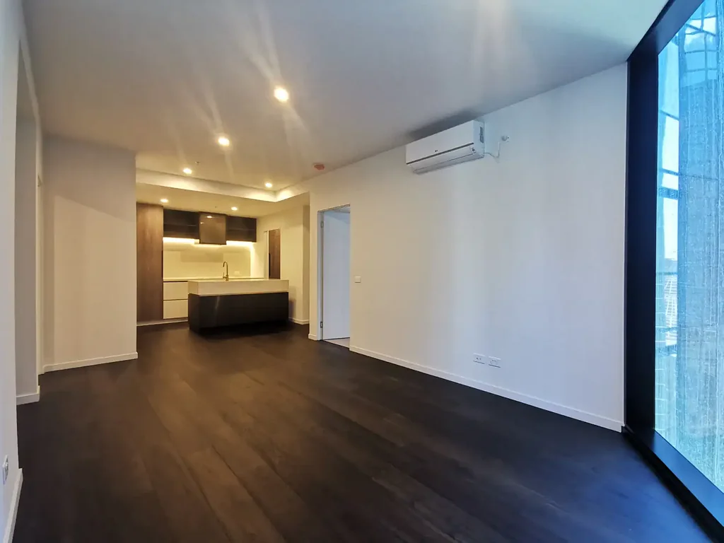 SPACIOUS CONVENIENT CBD LIVING