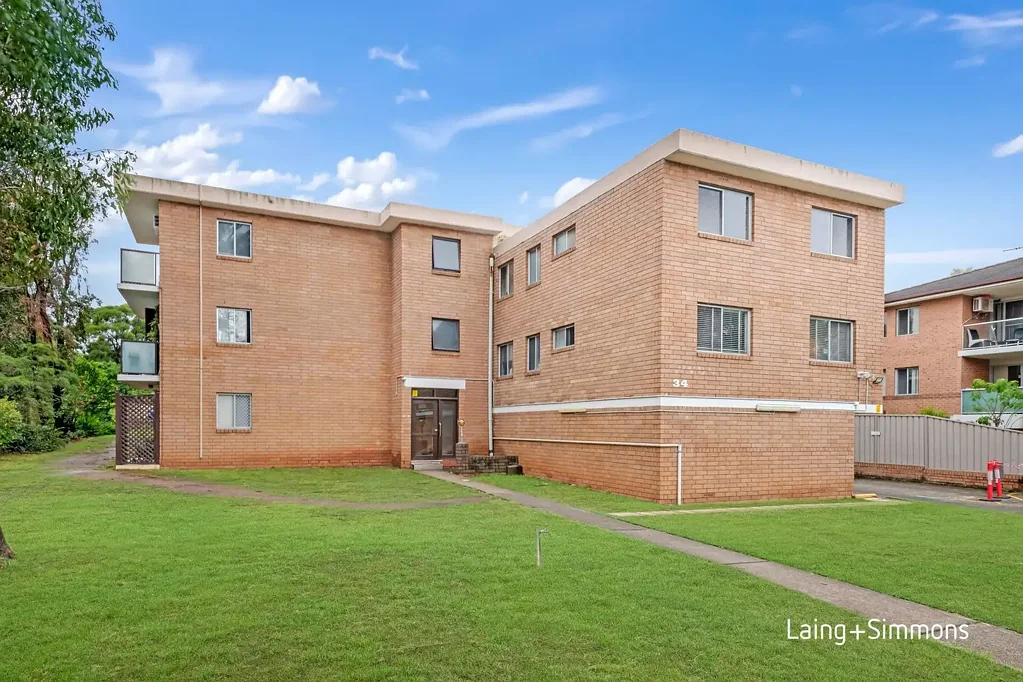 Merrylands 2ਬੈੱਡਰੂਮ Excellent Opportunity – Walk to Station