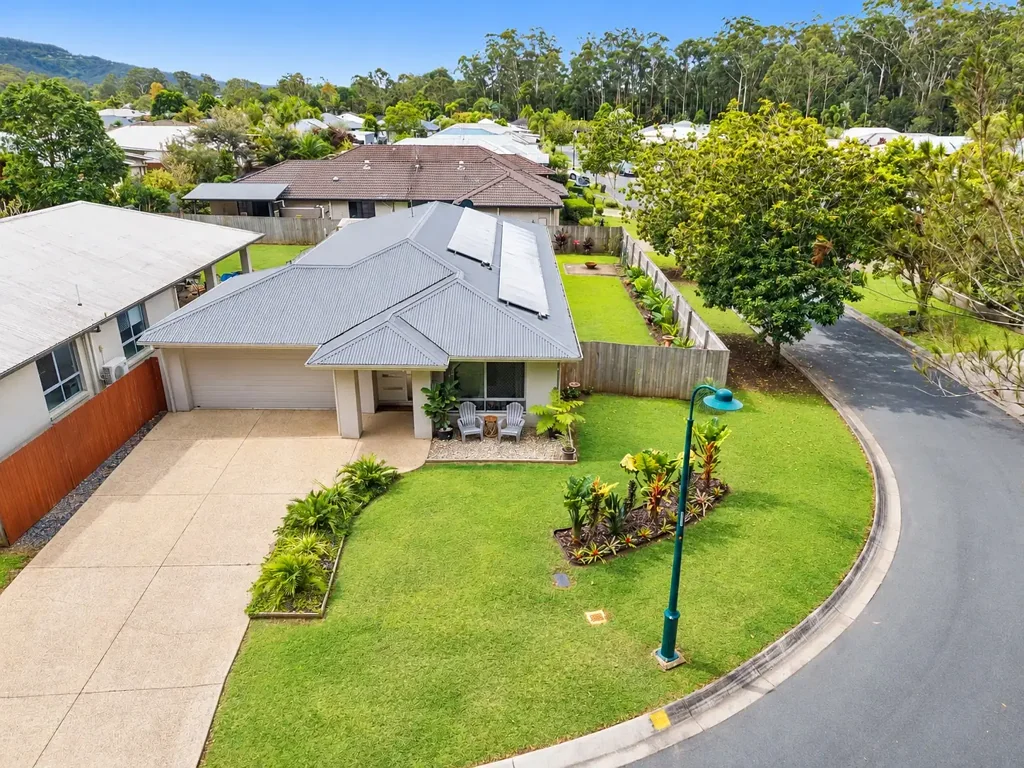 Beerwah 4房  Family Home with Fantastic Side Access & Peaceful Bushland Outlook