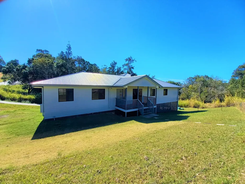 UNDER APPLICATION Family Home in the Heart of Eumundi