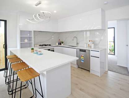 20C Hill Road, Papatoetoe, Manukau City, Auckland, 4房, 3浴, 城市屋