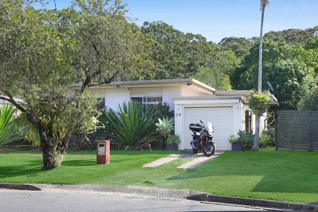 39 Tawarri Crescent, Burleigh Heads, QLD 4220