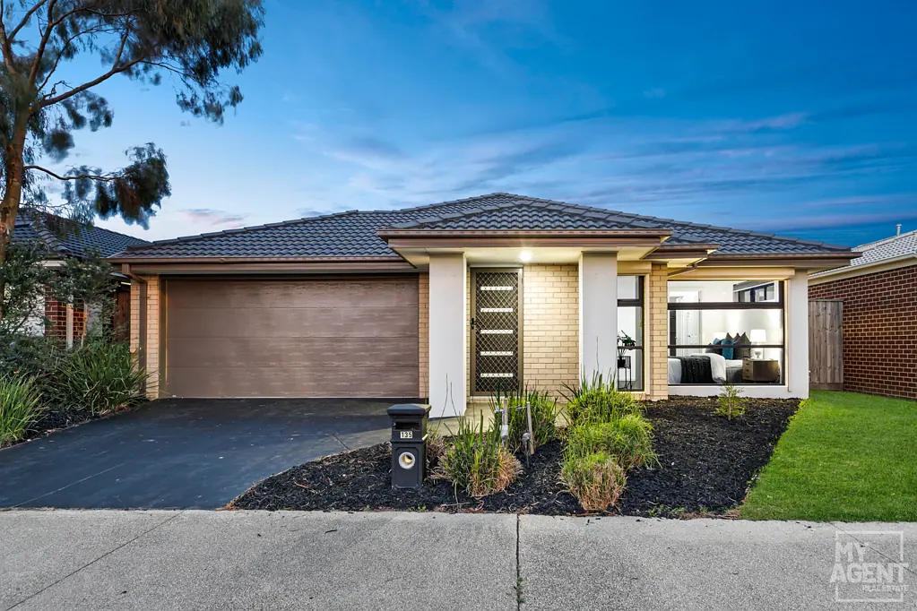 135 Park Orchard Drive, Pakenham, VIC 3810