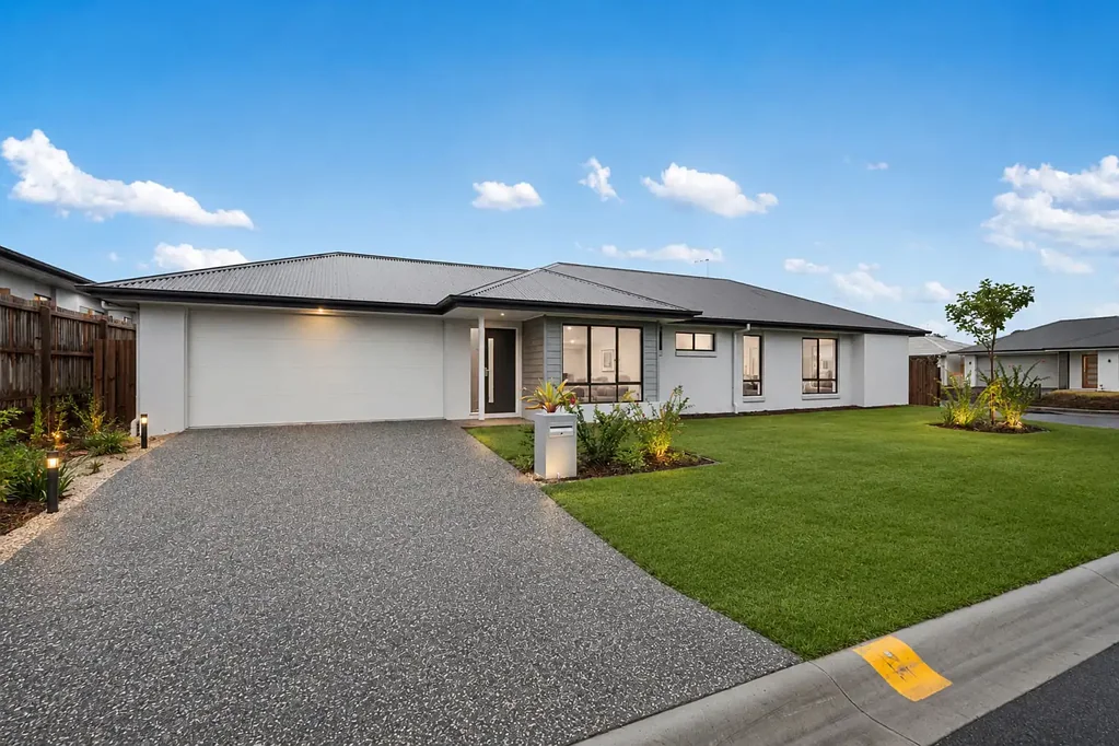Park Ridge 4Zimmer Rare Fully Ducted Aircon Home with Unbeatable Frontage