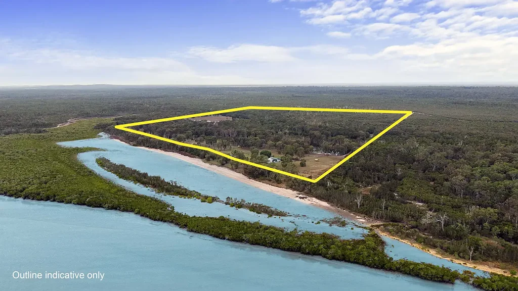 Burrum Heads 4房  Escape the Ordinary with This 160 Acre Bush to Beach Kind of Lifestyle Estate