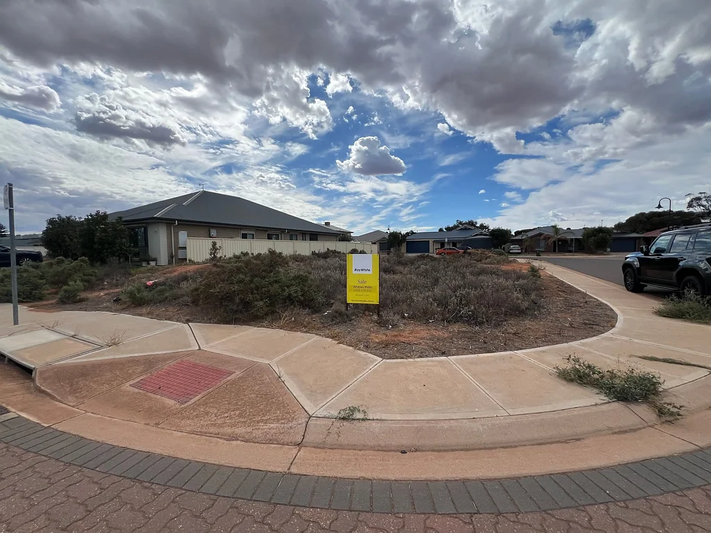 Whyalla Norrie GREATNESS ON GRAHAM CORNES LAND