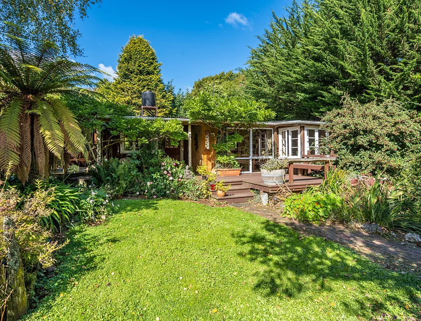 57 & 57a Harvey Street, Waitati, Dunedin City, 5部屋, 2バスルーム, House