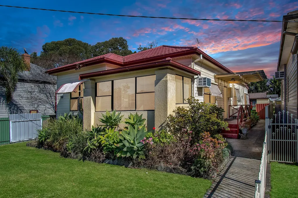 Mayfield 3Habitaciones Cherished for 60 Years – Character, Space & Opportunity