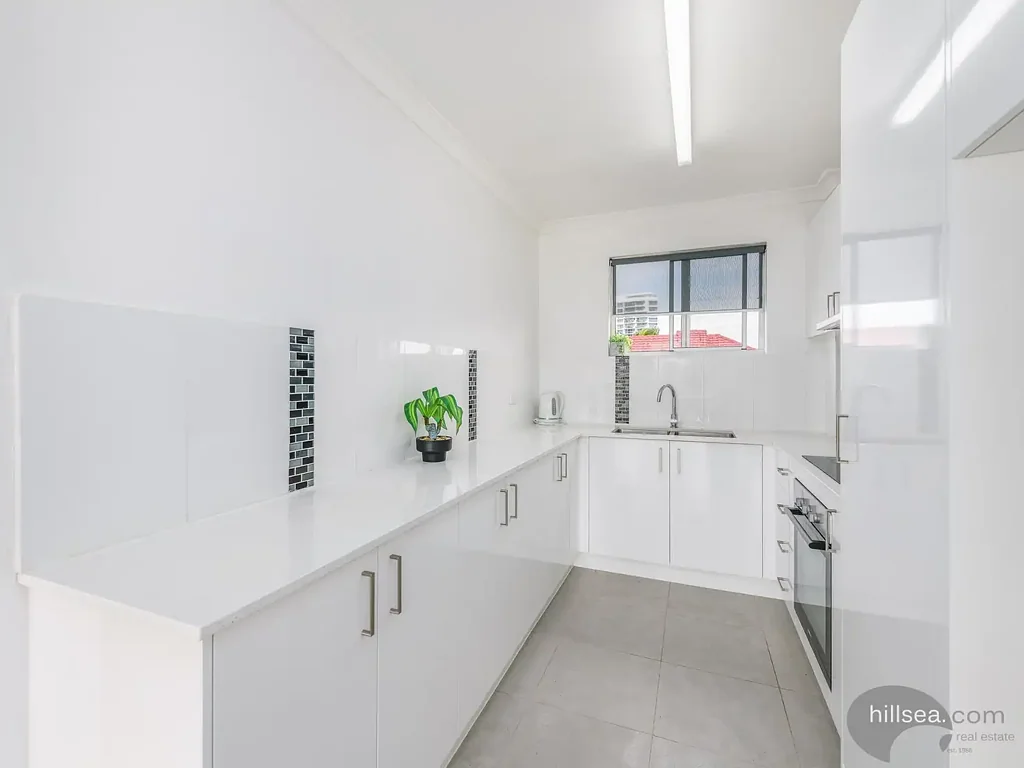 Surfers Paradise 2બેડરૂમ LOCATION, CONVENIENCE & LIFESTYLE!