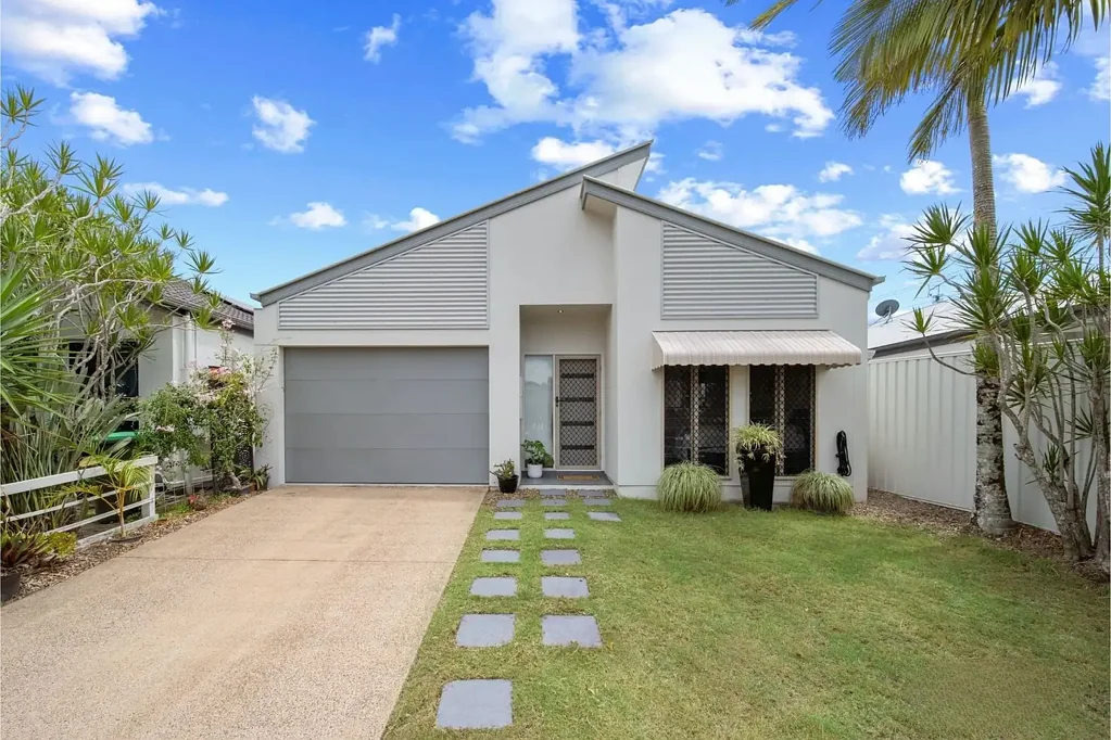 Currimundi 3ਬੈੱਡਰੂਮ A Standout Coastal Property Offering Lifestyle & Returns