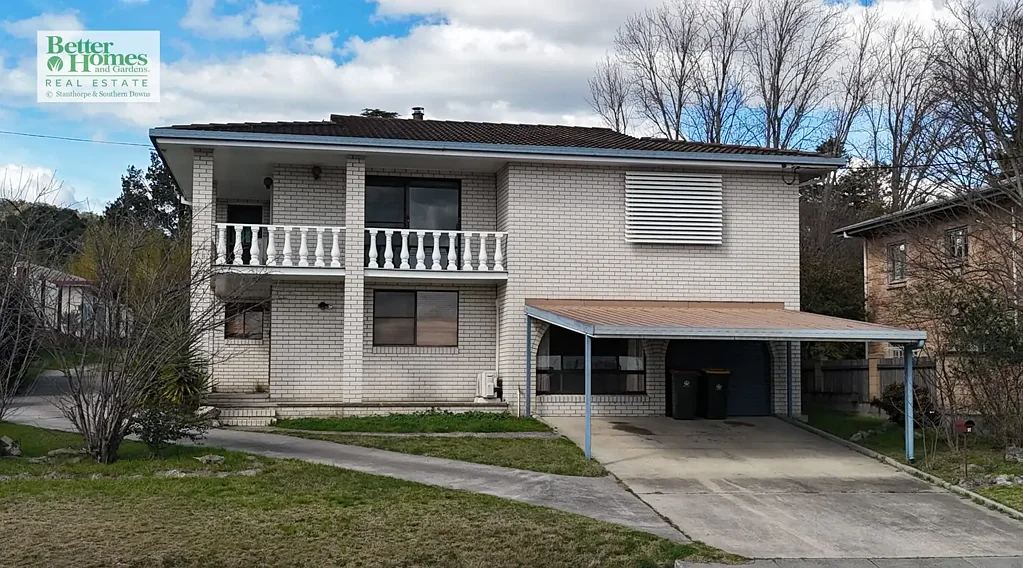 Stanthorpe 4房  Ever dreamed of living on Queensland's famous Granite Belt?