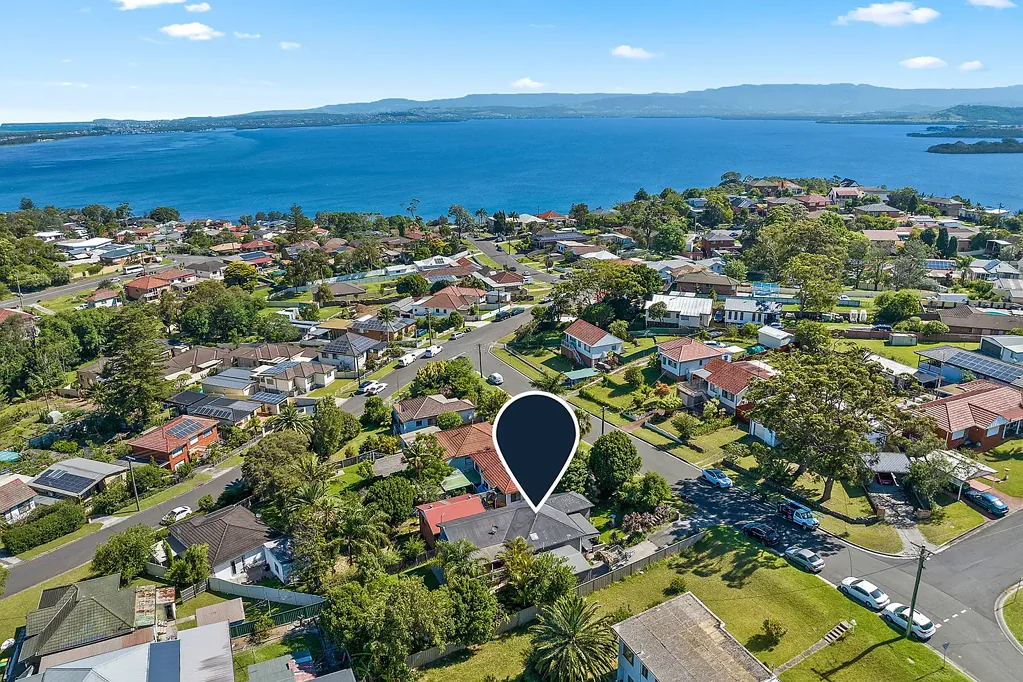 Lake Heights 3 Bedroom Impressive Space and Lakeside Lifestyle