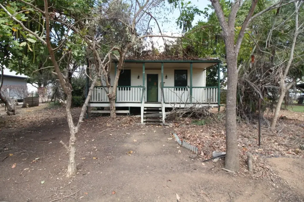 Queenton 2ਬੈੱਡਰੂਮ COTTAGE ON APPROX.1012M2 BLOCK
