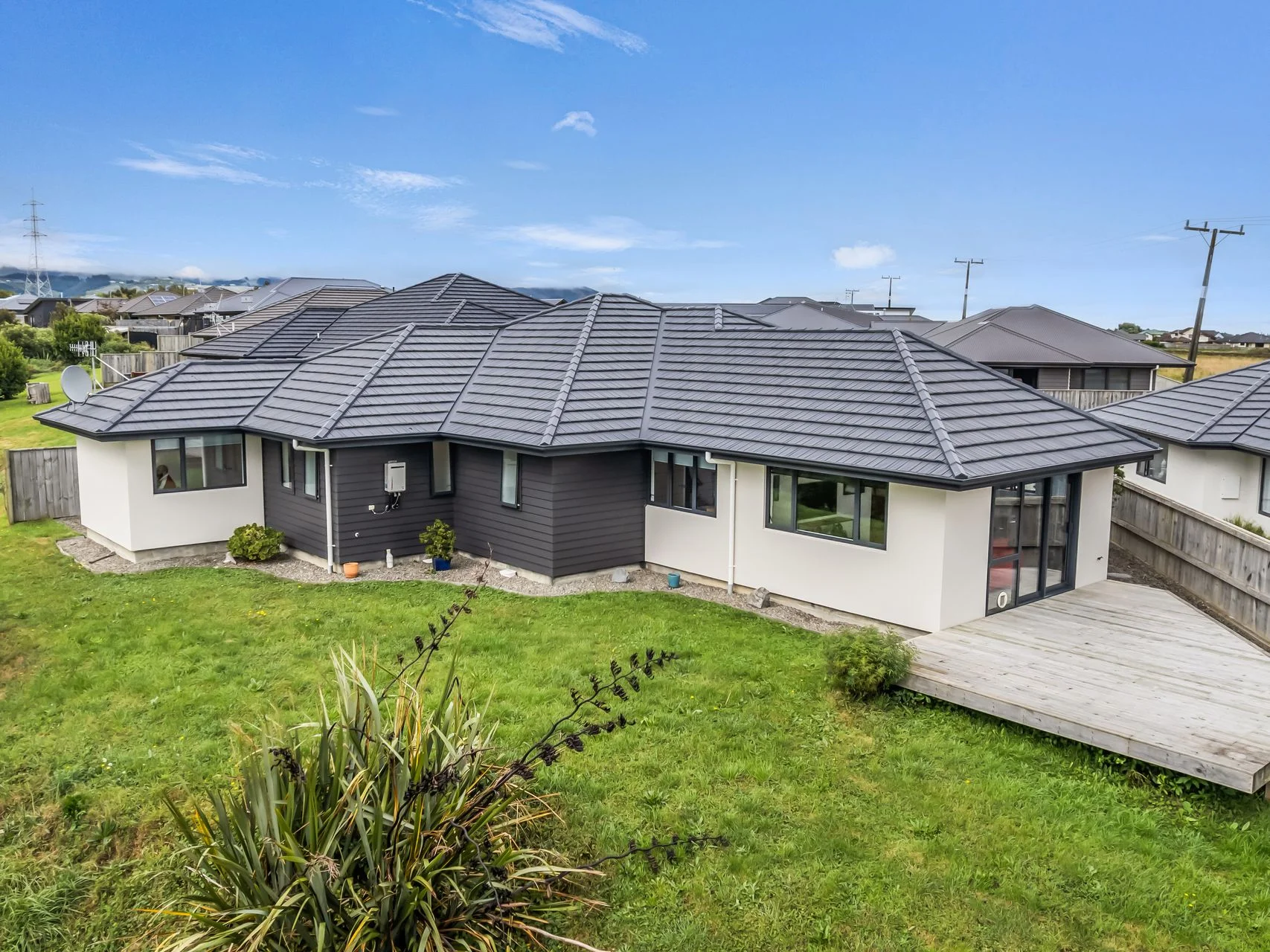 Fitzherbert 4 Bedroom Modern Living - Vendor Motivation High