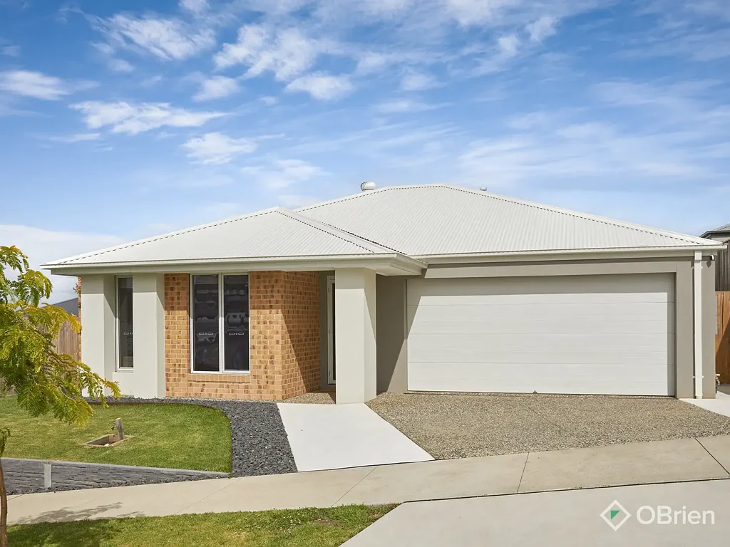 Warragul 4部屋 Where Comfort Meets Elegance