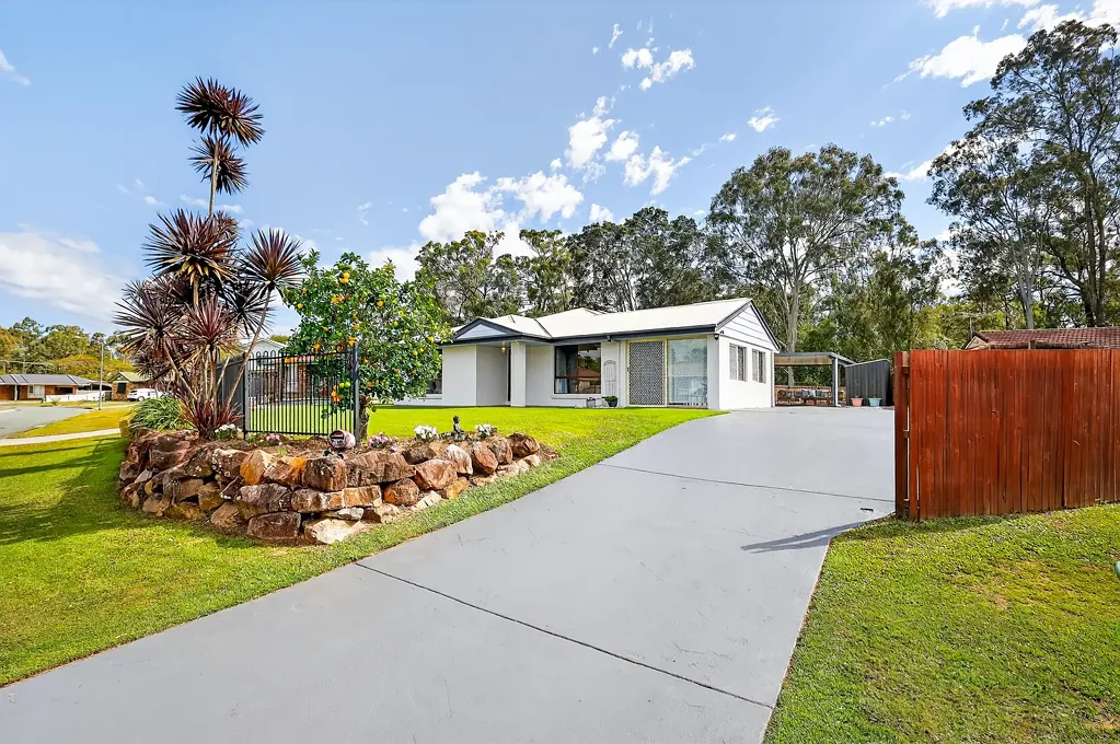 9 Newbury Crescent, Lawnton, QLD 4501