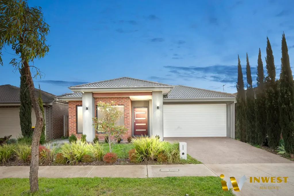 Aintree 4ห้องนอน LARGE AND SPACIOUS FAMILY HOME IN WOODLEA, 4 bedrooms and 2 living with Alfresco!! OFFERS INVITED FROM $770000