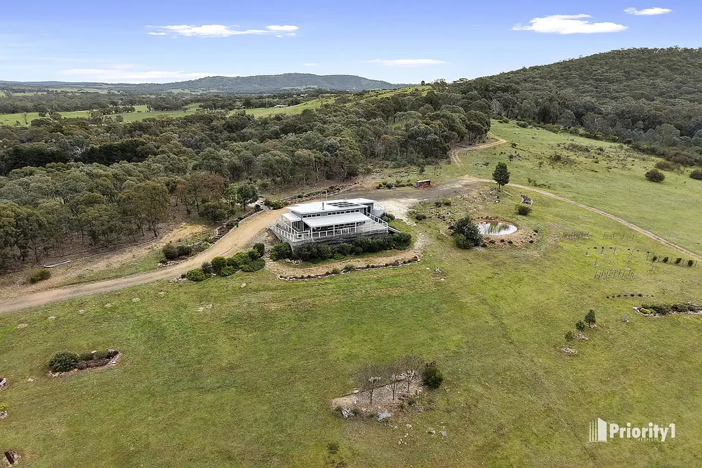Moonambel 2房  A PRIVATE PYRENEES VALLEY SANCTUARY – 40 ACRES OF SPECTACULAR COUNTRY LIVING