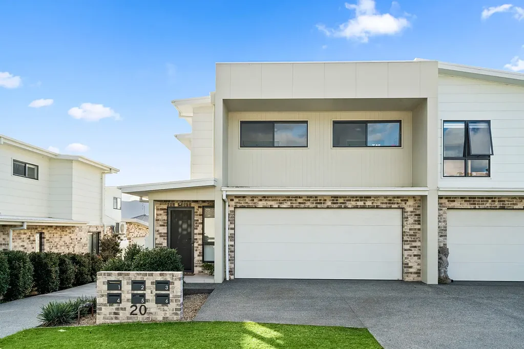 Albion Park 3房  Spacious & Modern Townhouse