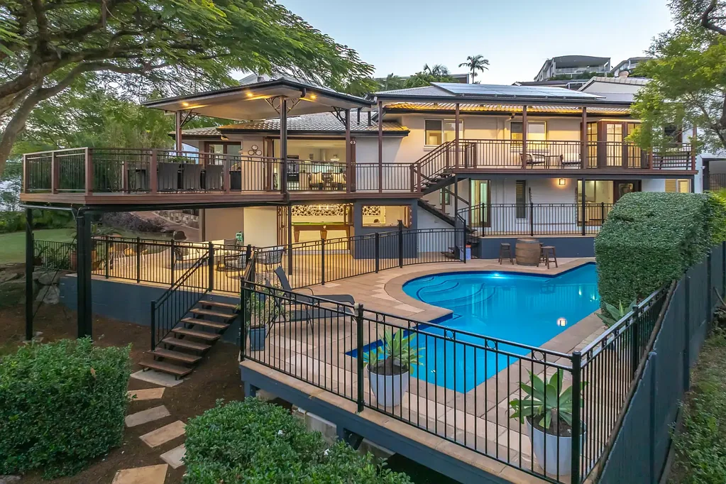 Upper Mount Gravatt 4Moenga Extraordinary Architectural Redesign and Views on an Irreplaceable 822m2