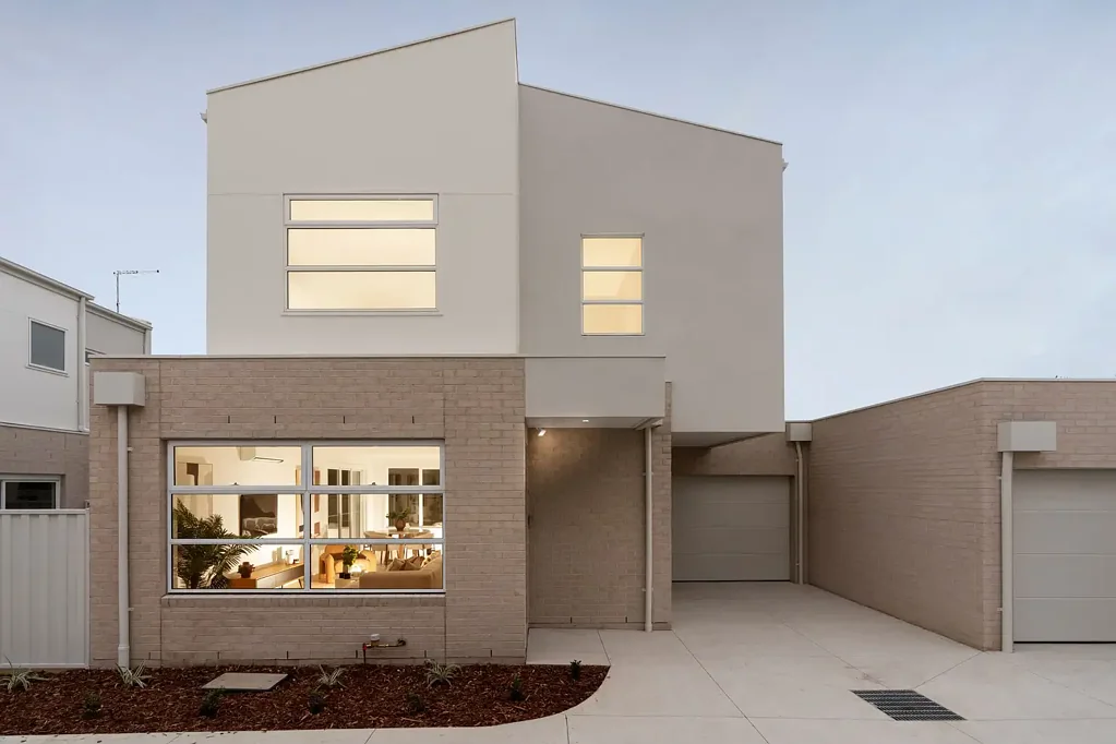Reservoir 3Zimmer Stylish Living Starts Here - 3-Bed Townhouse Treasure!