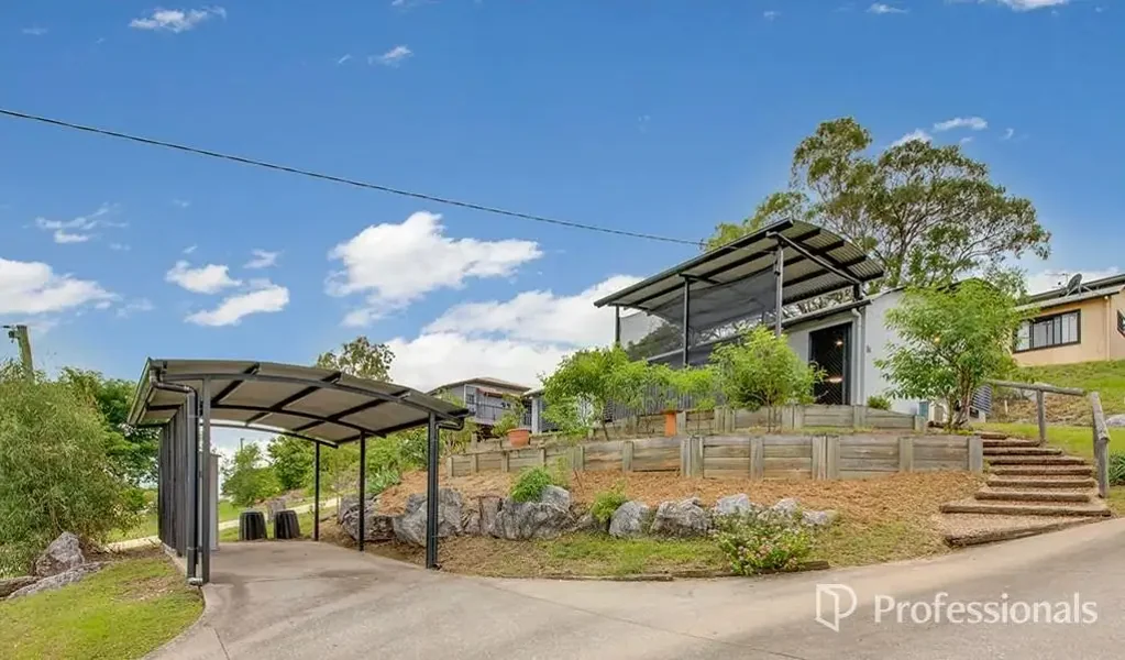 Modern, Low-Maintenance Living in a Quiet Cul-De-Sac