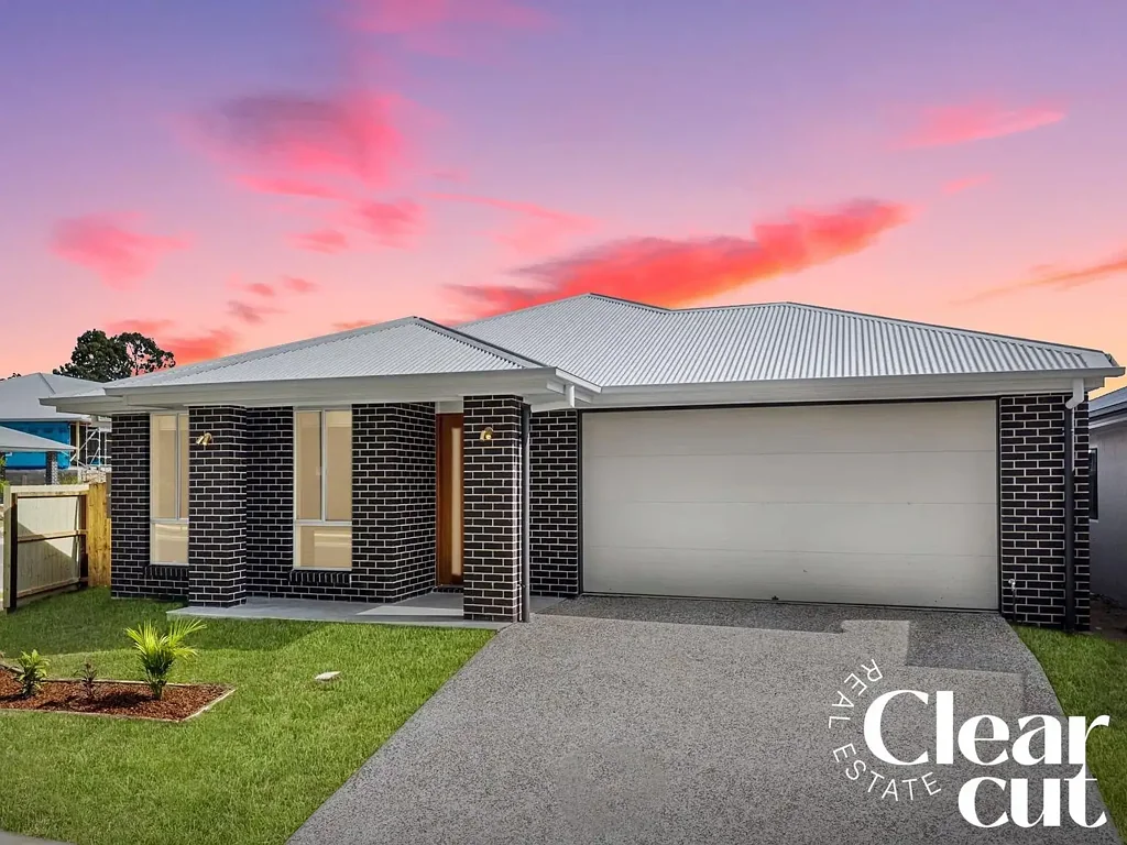 Greenbank 4Kwarto Brand- New | High-Spec | East Facing