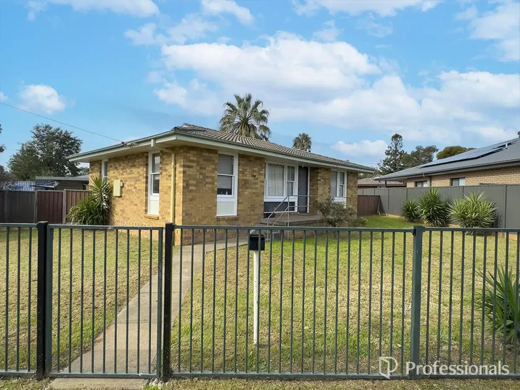 31 Sue Crescent, West Tamworth, NSW 2340
