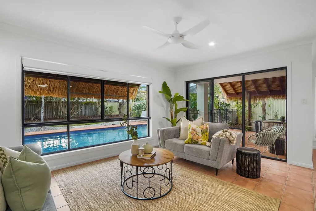 Helensvale 4कमरा Updated Family Home