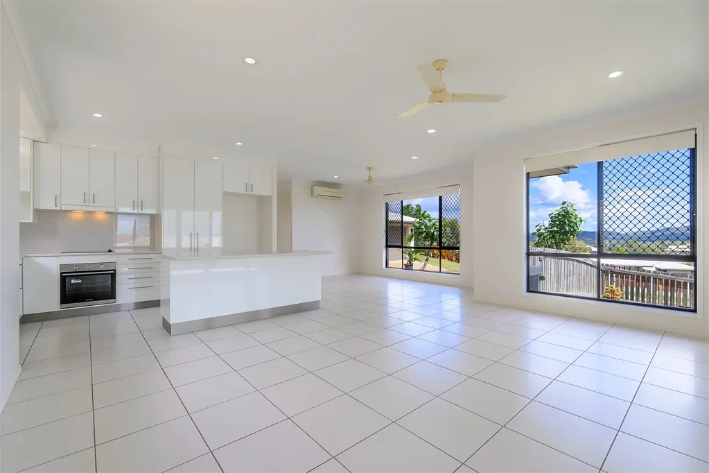 17 Wuruma Court, Clinton, QLD 4680
