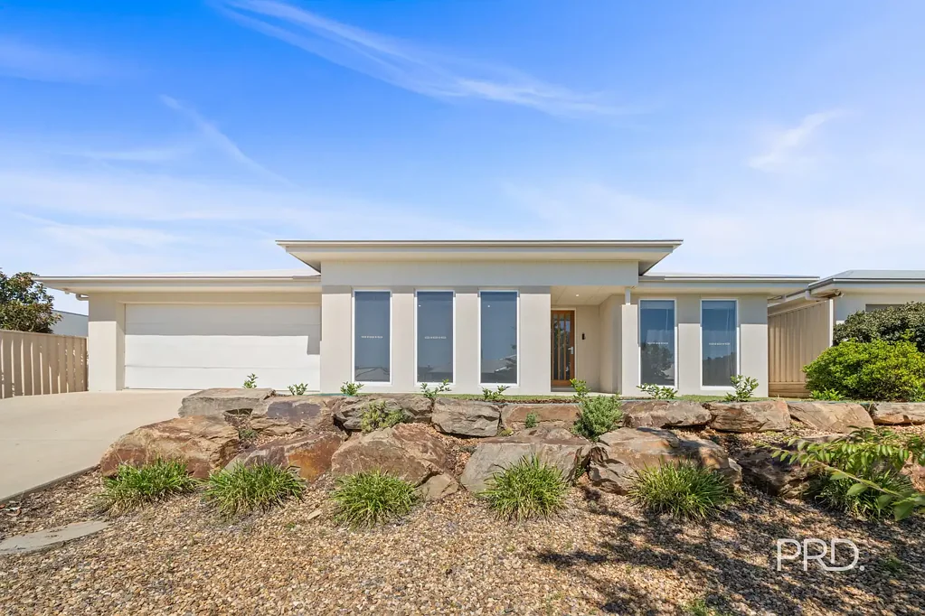 19 Mugga Street, Gobbagombalin, NSW 2650