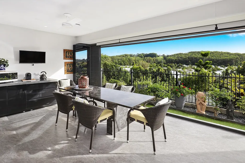Bli Bli 3Zimmer Elevated with Views  The Best of Halcyon Lakeside!