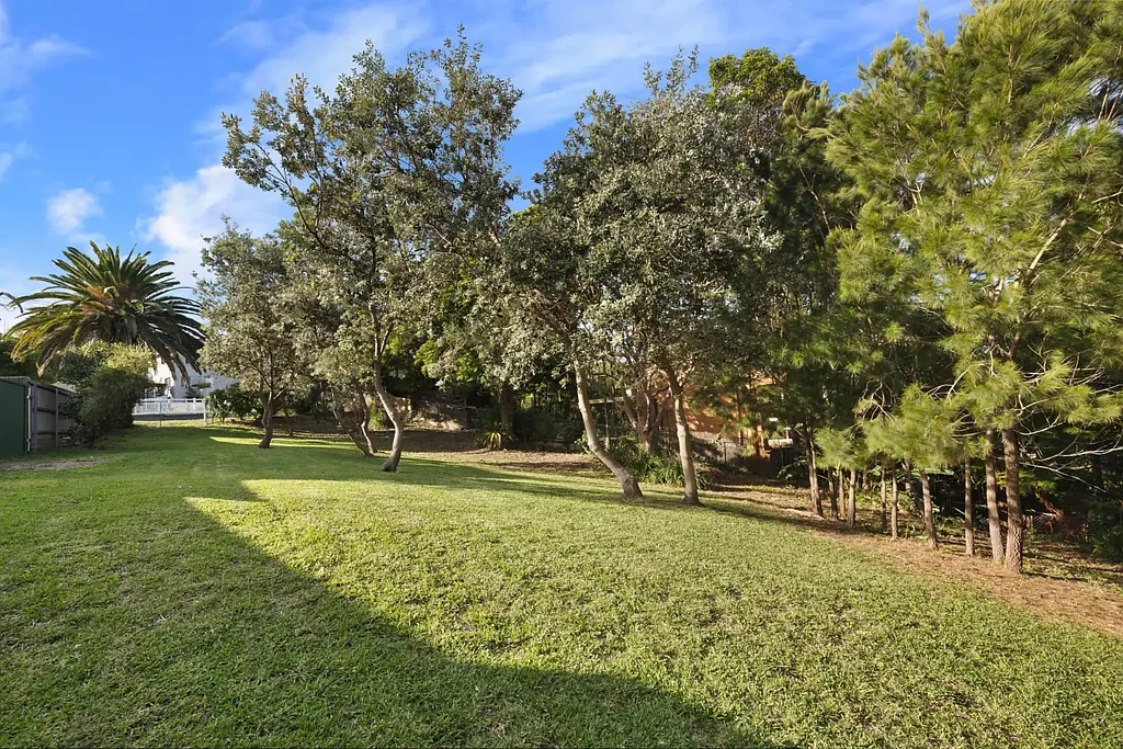 Collaroy Plateau 936平阔地 临街宽面 永久景观保护 宁静林地 海景定制家 便利生活配套 View by private appointment