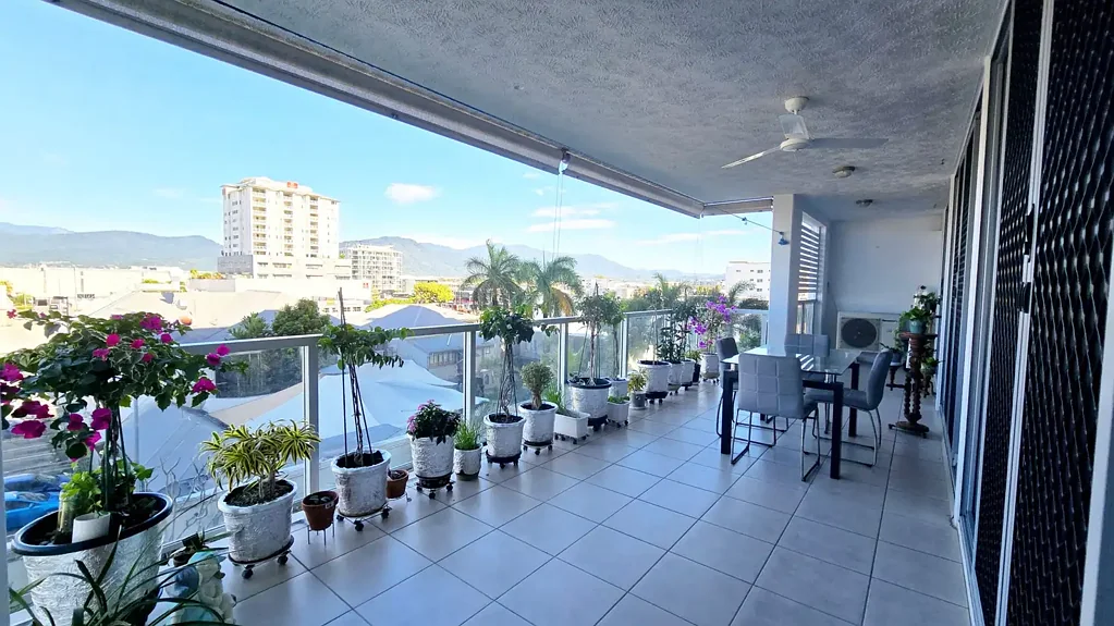 Cairns City 2ห้องนอน Spacious 124m² Fully Furnished Apartment in Cairns CBD's most desirable position