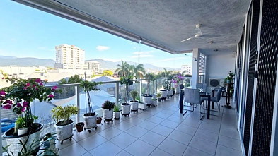 Cairns City 2Moenga Spacious 124m² Fully Furnished Apartment in Cairns CBD's most desirable position