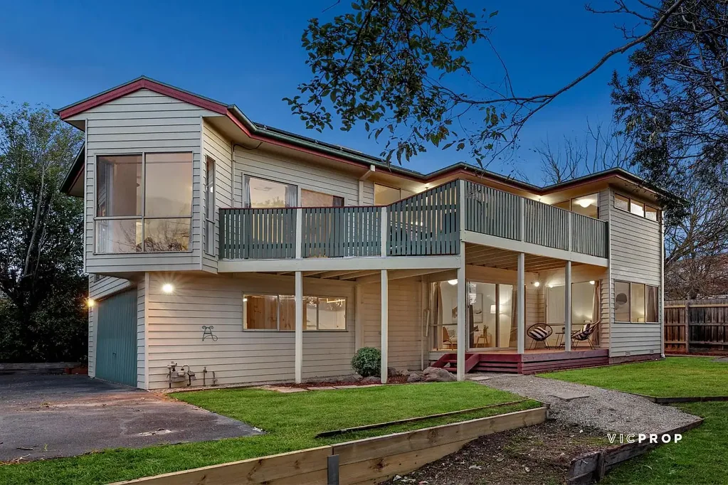 Ferntree Gully 3部屋 Stunning Family Home with Mountain Views & Sustainable Living