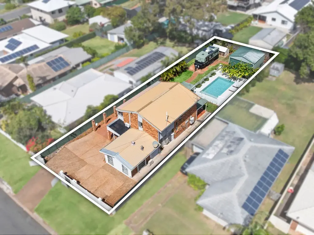 Wellington Point 4બેડરૂમ Character, Space & Bayside Living with Pool, Shed & Side Access