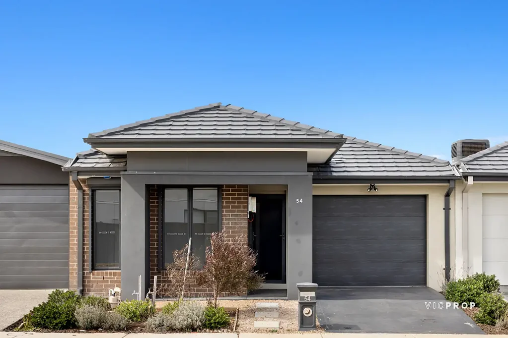Modern Family Living in Grand Central Estate